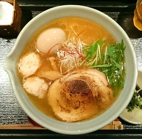 「銀笹らーめん(白醤油) 味付け玉子」@麺処 銀笹の写真