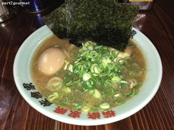 「横浜らーめん + 煮玉子 (770円)」@横浜家系 佐倉家の写真