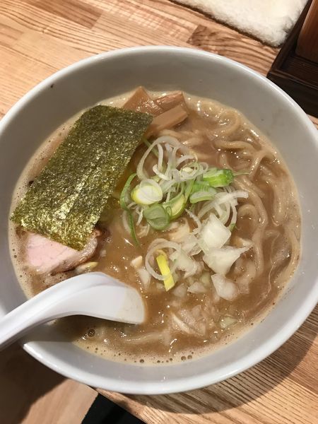 「濃厚らーめん(太麺)」@麺屋 繁の写真