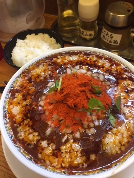 「背脂咖哩麻婆麺（3辛）850円　半ライス50円」@辛っとろ麻婆麺 あかずきんの写真