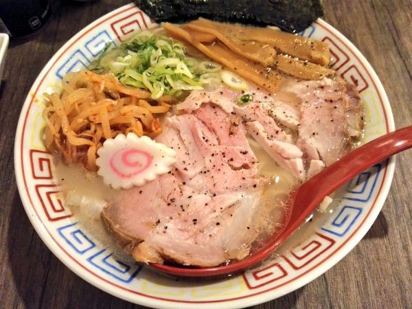 「豚骨塩らーめん」@ラーメンLabソウハチヤの写真