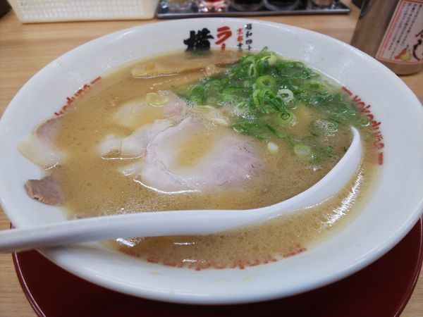 「ラーメン(中）」@ラーメン 横綱 港店の写真