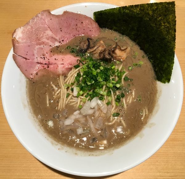 「濃厚牡蠣煮干中華そば ＋ 白めし」@麺屋 まほろ芭の写真