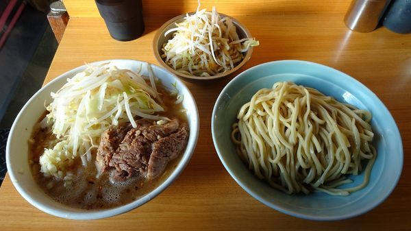 「つけ麺：麺少なめ（930円）ニンニク＋冷やし中毒」@ラーメン二郎 八王子野猿街道店2の写真