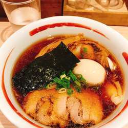 醤油ワンタン麺