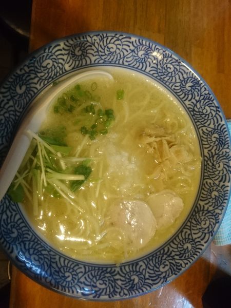 「鶏骨醤油らーめん あっさり」@濃厚鶏白湯らーめん 麺屋一楽の写真