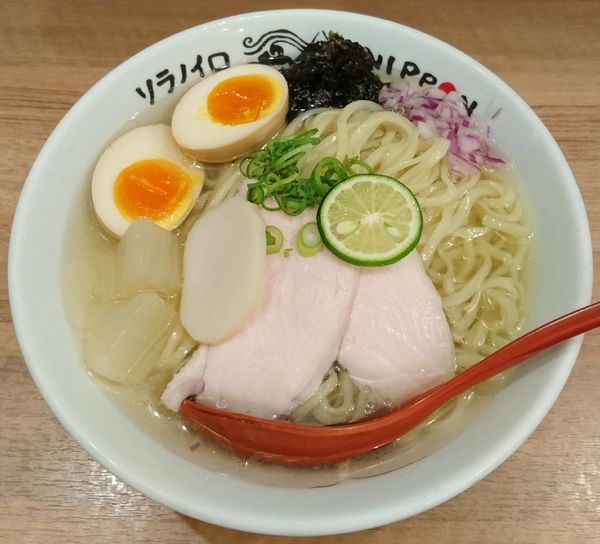 「冷たい煮干しの塩ラーメン(大盛無料)」@ソラノイロ NIPPONの写真