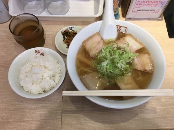 「喜多方ラーメン ¥650」@喜多方ラーメン坂内 新宿西口思い出横丁店の写真