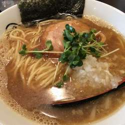 醤油ラーメンセット。本日の日替わりご飯