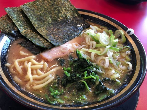 「ラーメン 700円 薬味ねぎ増し」@家系ラーメン 熊田家の写真