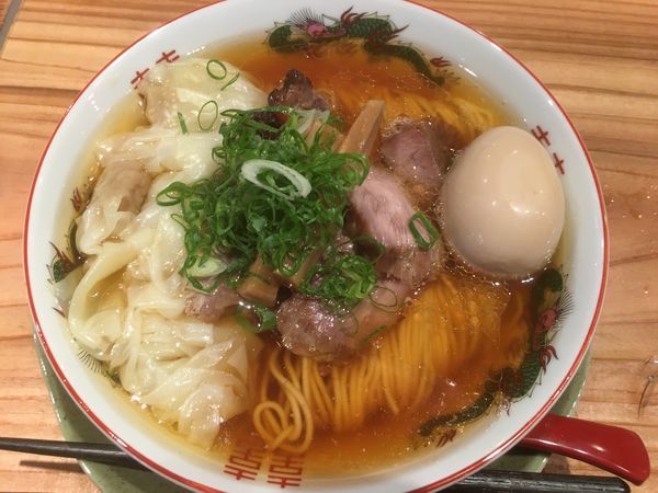 「特製わんたん中華そば（醤油）1100円」@いしかわやの写真