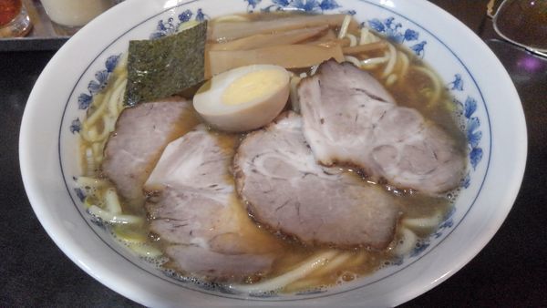 「ラーメン 750円 + 追加チャーシュー(2枚)120円」@麺屋 ごとうの写真