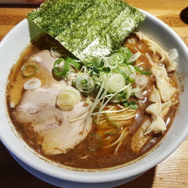 「中華そば 醤油 中盛 ￥880」@中華そば専門 めんやいただきの写真