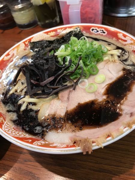 「濃厚ラーメン 黒」@ラーメンかなやの写真