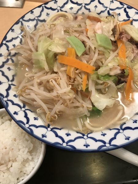 「ちゃんぽん、野菜増量、サービスライス」@ちゃんぽん由丸 日本橋店の写真