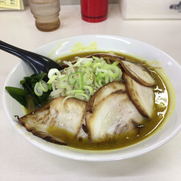 「カレーラーメン チャーシュー」@ラーメンHOT めん花の写真