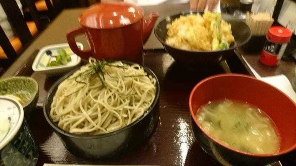 「鶏天丼＋そばセット970円（ランチメニュー）」@生蕎麦 浅野屋 東池袋駅前ライズアリーナ店の写真