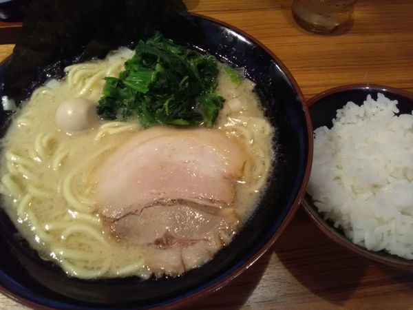 「ラーメン塩油多め（毎月1日は500円）」@横浜家系ラーメン 横浜道 野田蕃昌店の写真