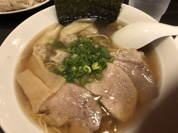 「チャーシューワンタン麺 1080円」@MARUIら〜めんの写真