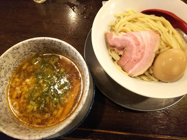 「鯛カレーつけそば＋味付け玉子　850＋100円」@立ち呑み居酒屋 金町製麺の写真