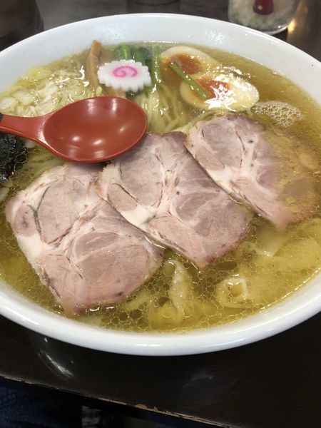 「塩ワンタン麺 特盛(計1230円)」@とら食堂 松戸分店の写真