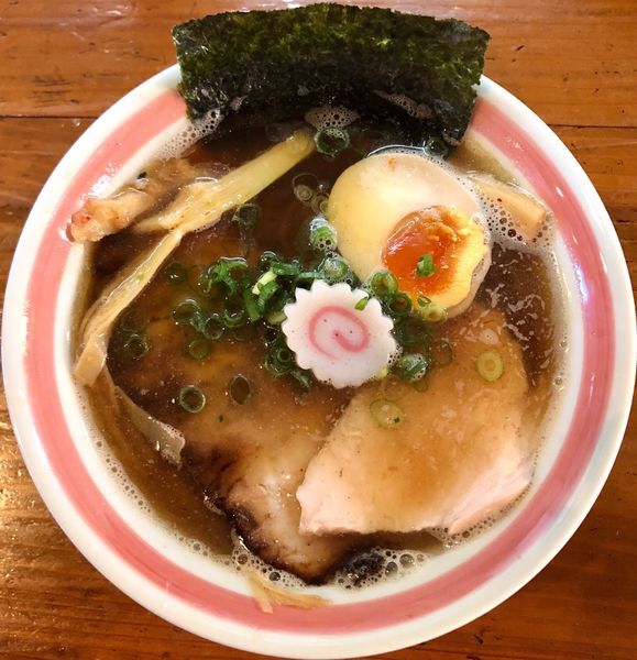 「黄昏醤油そば半熟味付玉子半分入り (750円)」@黄昏タンデムの写真