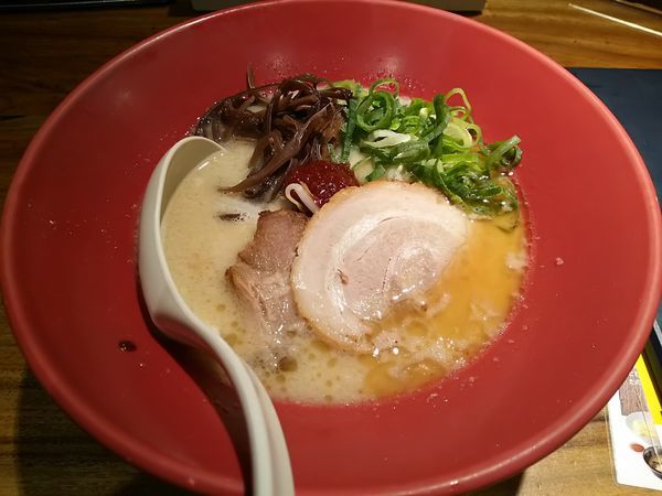 「赤丸新味　：バリカタ　※豚チャー　＋替玉　：ハリガネ　※㋗券」@博多一風堂 松本店の写真