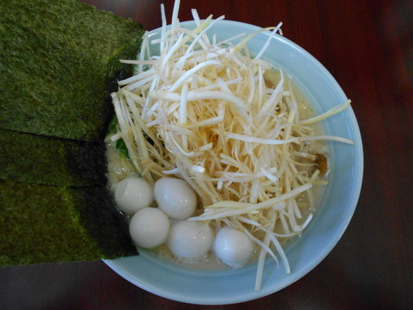 「豚骨醤油ネギ(うずら玉子TP)」@静壱家の写真