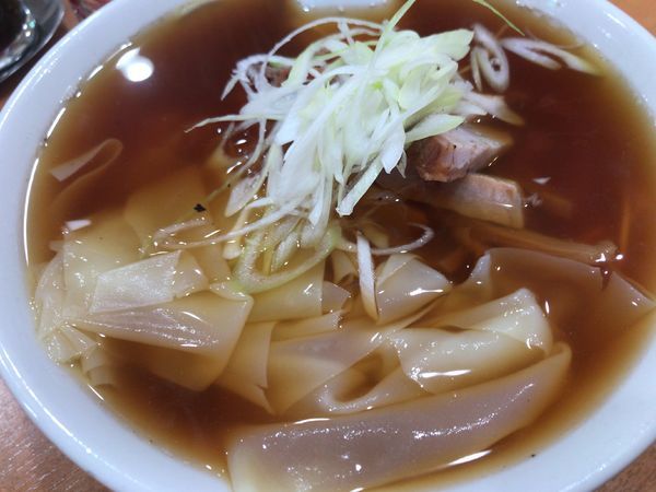 「ワンタンメン 800円」@玉泉亭 横浜ポルタ店の写真