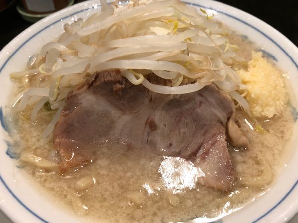 「塩ラーメン＋ニンニク」@らーめん大 五反田店の写真
