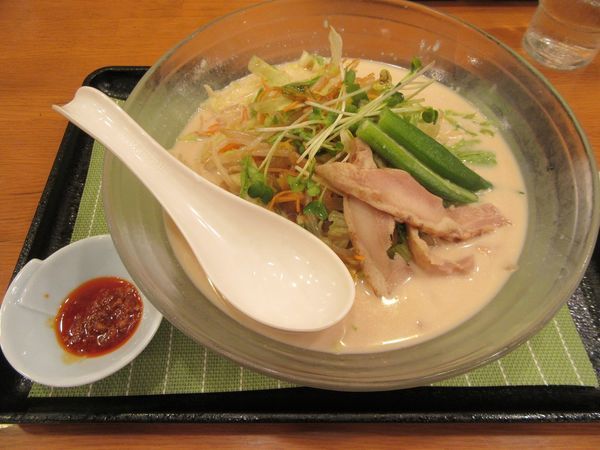 「冷やしちゃんぽん白（７４５円）＋麺増量１０８円」@長崎ちゃんぽん リンガーハット 茨城牛久店の写真