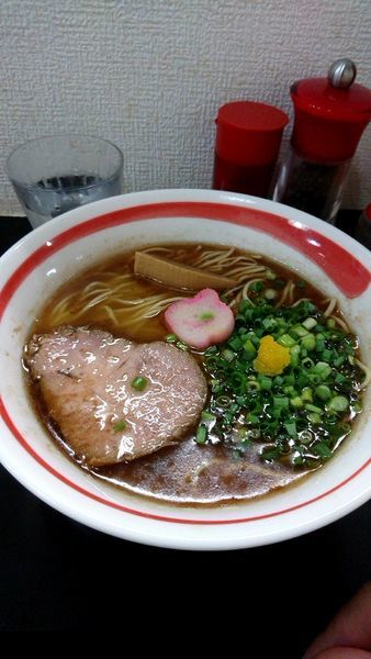 「ラーメン750円ミニ揚げチキン150円ランチ小ライス無料」@自家製麺SHINの写真