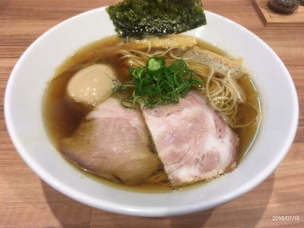 「醤油らーめん➕ぶちゃ玉」@らーめん にじいろの写真