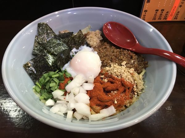 「汁なし担々麺（200g）＋クーポン温玉」@辛麺処  満天の写真