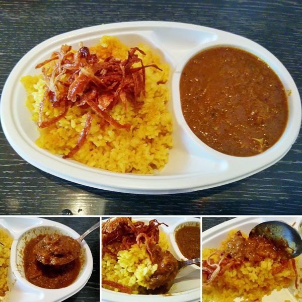 「ポークカレー(大盛)  700円」@The Bridge Bar & Loungeの写真