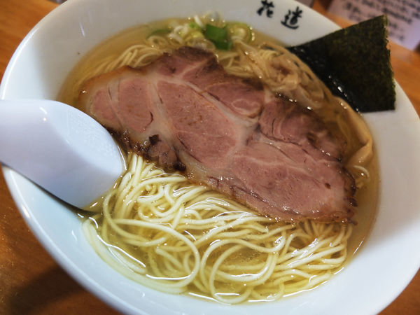 「塩らーめん」@地鶏らーめん 花道の写真