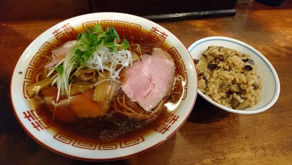 「中華そば  炊き込みご飯」@中華そば しば田の写真