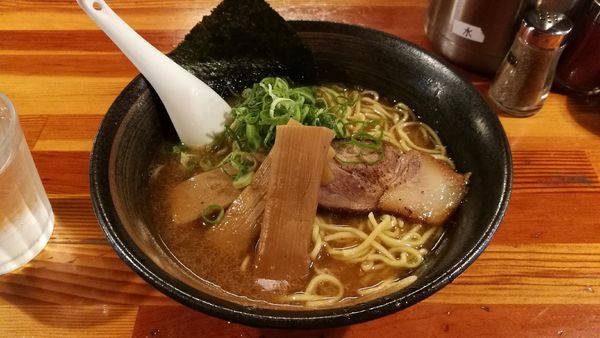 「濃厚魚介ラーメン 850円(中)」@瞠 池袋店の写真