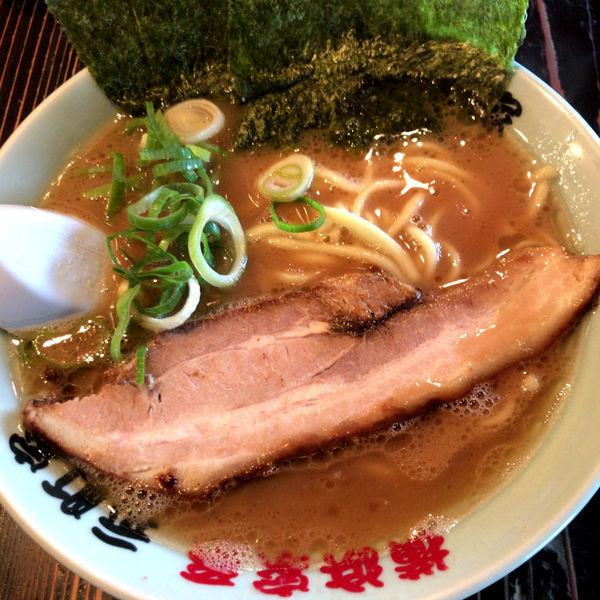 「ラーメン（薄め・柔め・オオメ）730円」@横浜家系元町家の写真