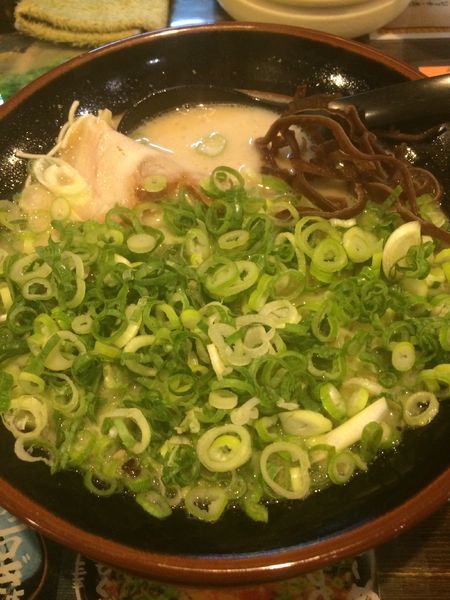 「博多ネギラーメン(バリカタ)」@博多らーめん 万々の写真