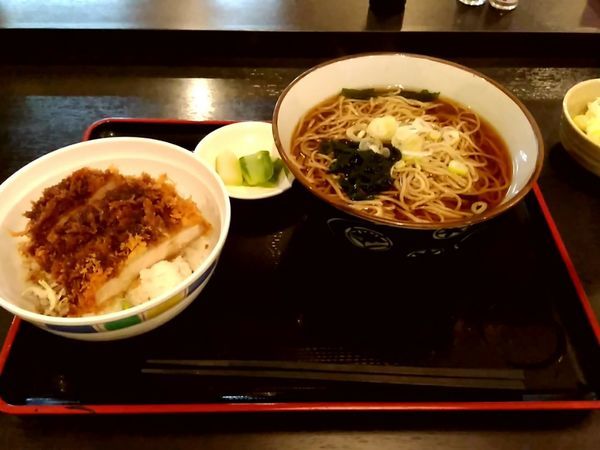 「ソースかつ丼セット(ソースかつ丼+温かいそば)700円」@そば三昧の写真