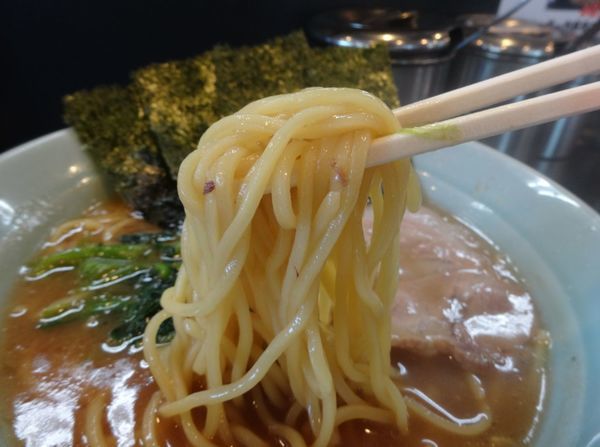 「らーめん中盛(760円)」@匠家 ひたちなか店の写真