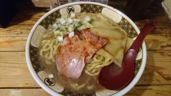 「すごい煮干しラーメン」@すごい煮干ラーメン凪 新宿ゴールデン街店 本館の写真