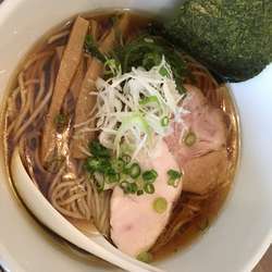 鶏だしらーめん 醤油（800円）