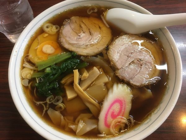 「ワンタンメンデラックス650円(本日のサービスメニュー)」@五芳斉の写真