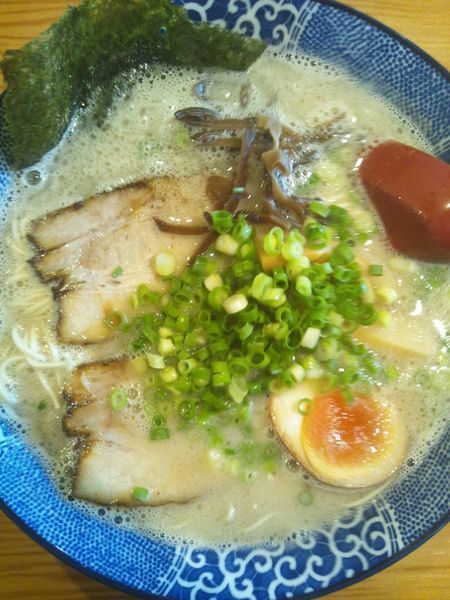 「博多とんこつ（全部のせ）」@博多ラーメン 鶴亀堂 長久手図書館通店の写真