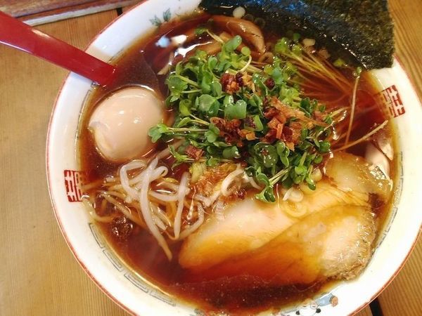 「カイワレそば＋味付玉子（大盛）」@支那そば屋 蘭丸の写真