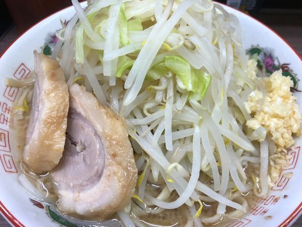 「小ラーメン＋ニンニク」@ラーメン二郎 横浜関内店の写真