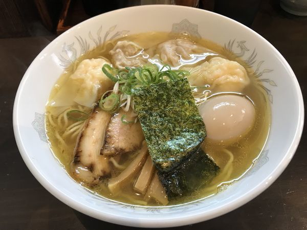 「特製ワンタン２個入り味玉そば白1050円」@支那そば かつみの写真