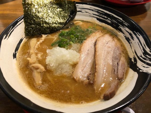 「濃厚煮干しらーめん」@麺屋 宜候の写真